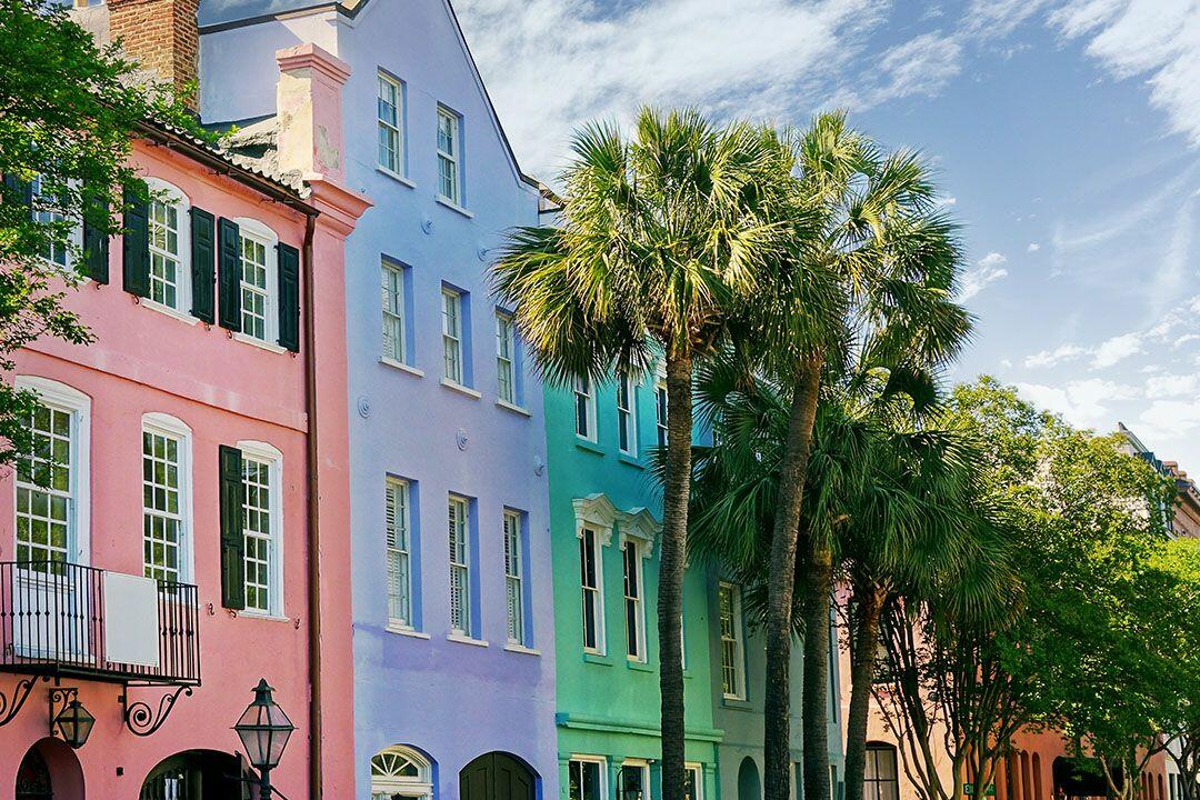 Discover Charlestons Iconic Rainbow Row Old South Carriage