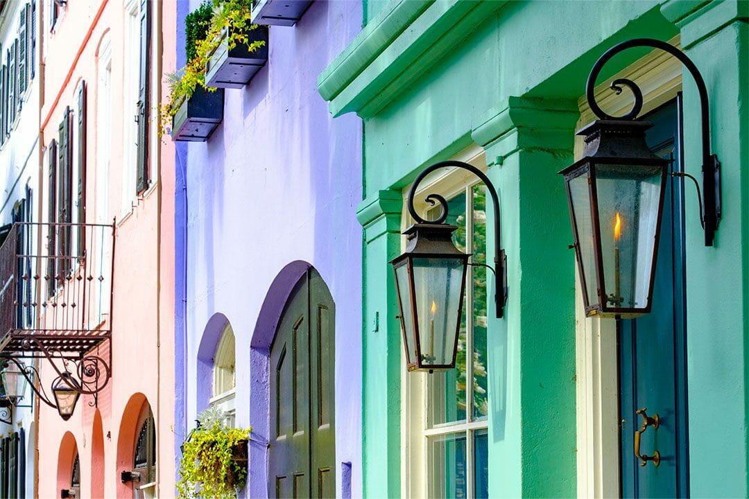 Discover Charlestons Iconic Rainbow Row Old South Carriage