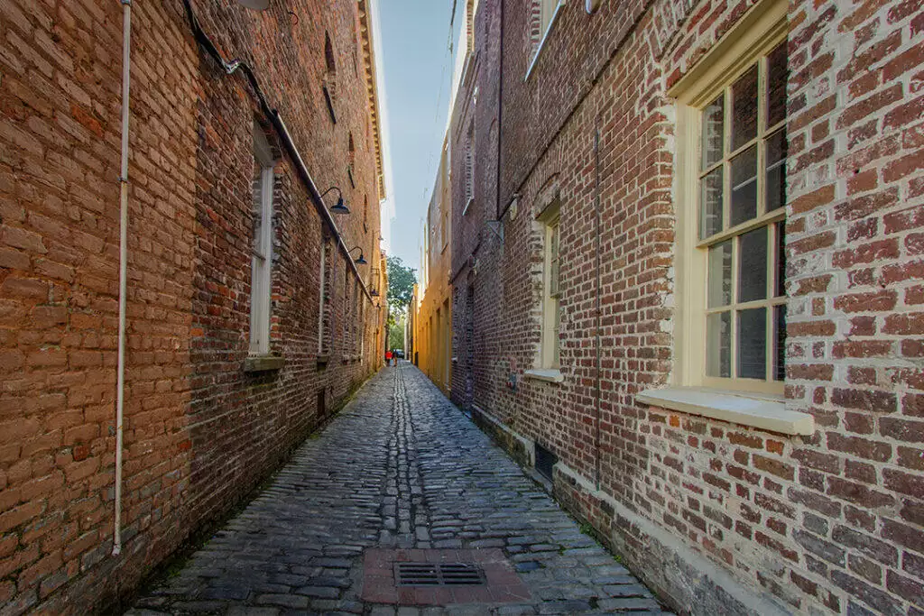 Lodge Alley