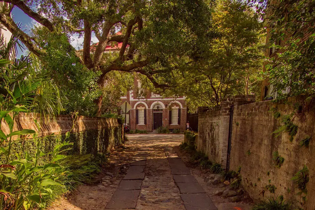 Longitude Lane: other Charleston alleys